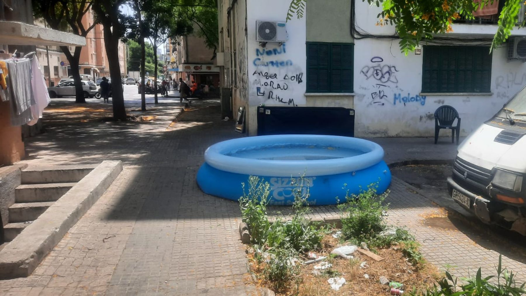 Piscina hinchable en Son Gotleu.