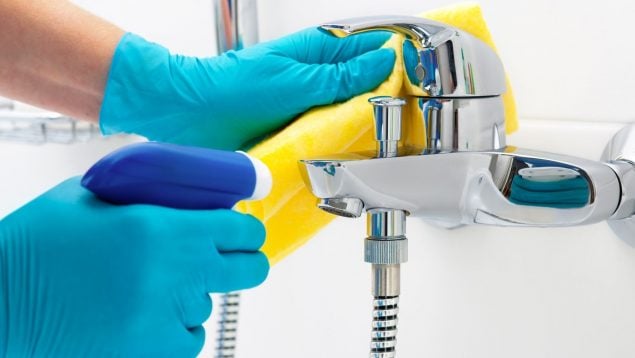 Truco para quitar la cal del baño