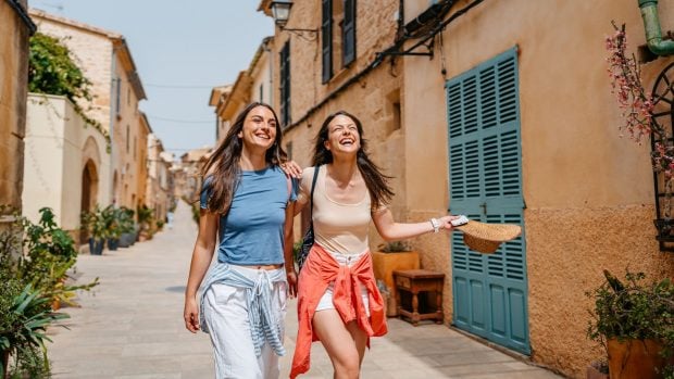 Te ofrecemos cinco consejos para que tus vacaciones de verano sean, además de inolvidables, sostenibles. 