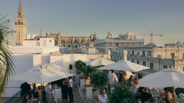 Terraza 1912 inaugura el verano en Sevilla desde las alturas: atardeceres, cócteles y vistas a la Giralda