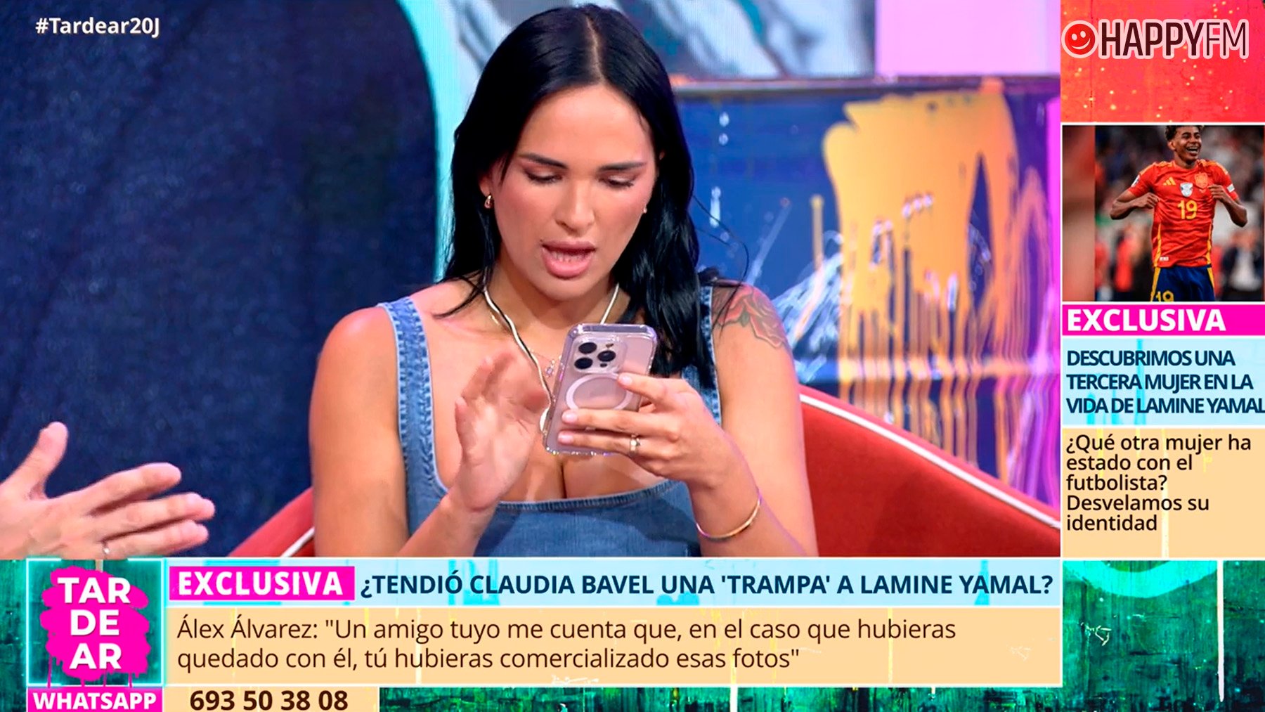 Claudia Bavel hace públicos varios mensajes con Lamine Yamal. (Mediaset)