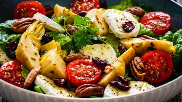 Ensalada con alcachofas