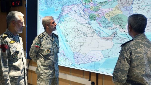 El comandante del Ejército iraní, Amir Hatami, en la sala de estrategia. Goldman (EFE/Ejército Iraní)
