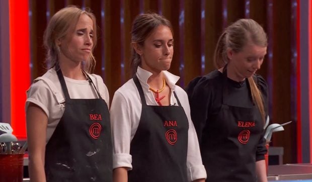 Delantales negros de 'MasterChef 13'. (RTVE)