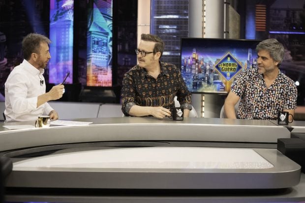 Pablo Motos junto a Ernesto Sevilla y Joaquín Reyes en 'El Hormiguero' (Atresmedia).