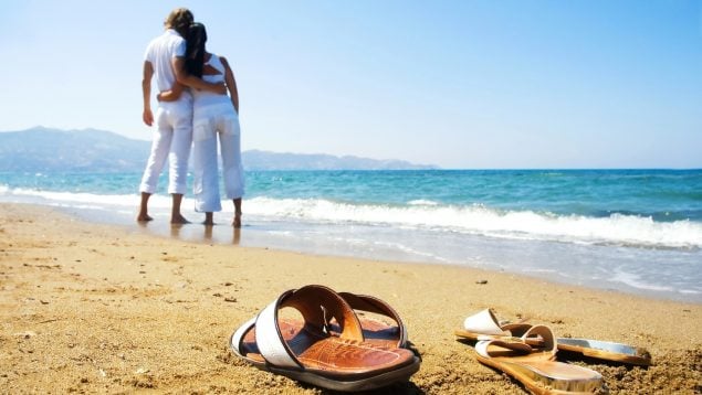 Así es el calzado que recomiendan los podólogos en verano para evitar dolor en el talón