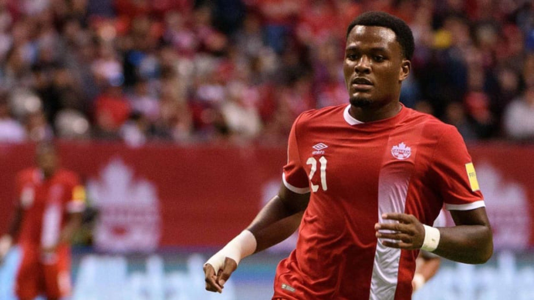 Larin, con Canadá.