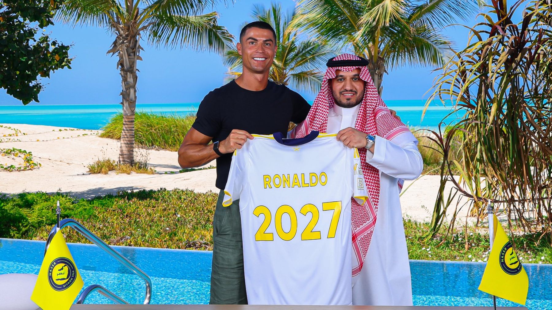 Cristiano Ronaldo posa junto al presidente del Al Nassr, Abdullah Al-Majid. (Al Nassr)