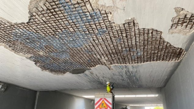 Cortado el tráfico en el túnel de acceso a Alcampo desde la autopista por el mal estado del puente