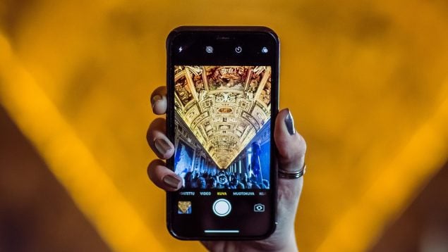 Guardar fotos en el móvil está bien hasta que pierdes el teléfono