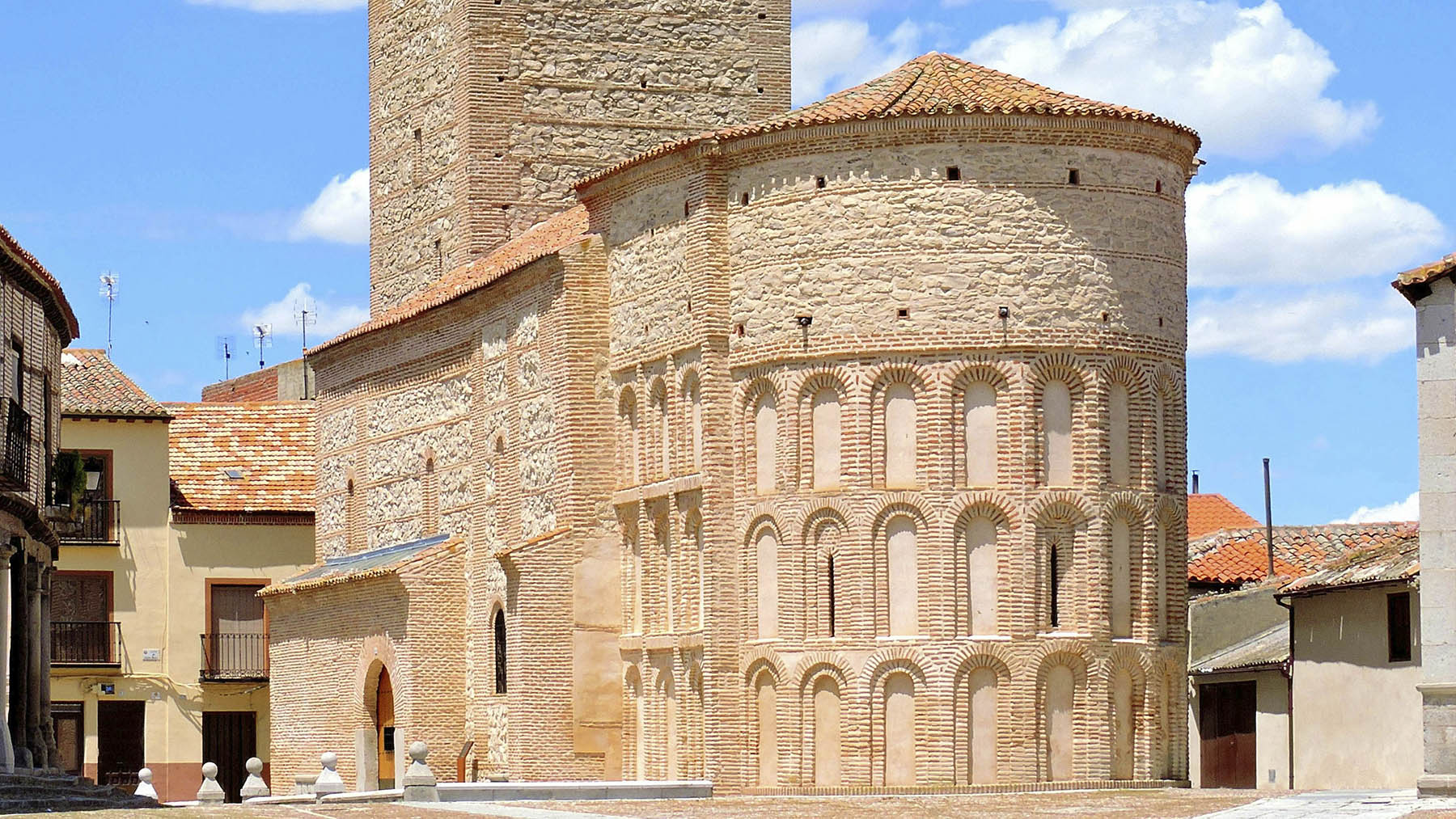 Iglesia de Santa María la Mayor en Arévalo. Foto: Pexels.