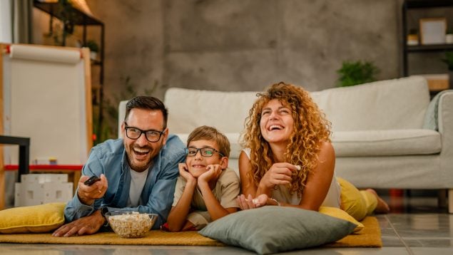Vodafone ofrece la mejor tarifa de fibra y móvil con streaming para familias