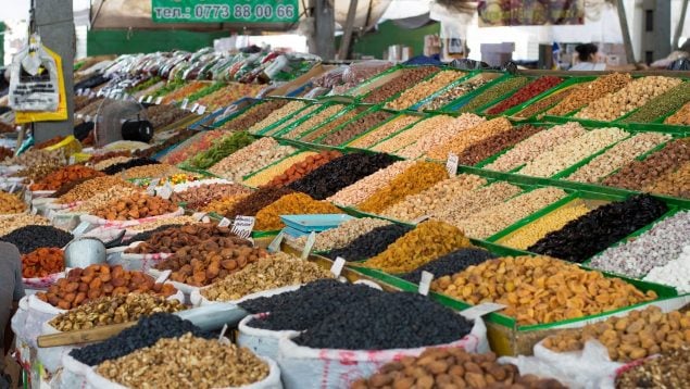 Alimento que todas las personas mayores de 65 años deberían comer, importancia de comer frutos secos en la tercera edad, beneficios de los frutos secos.