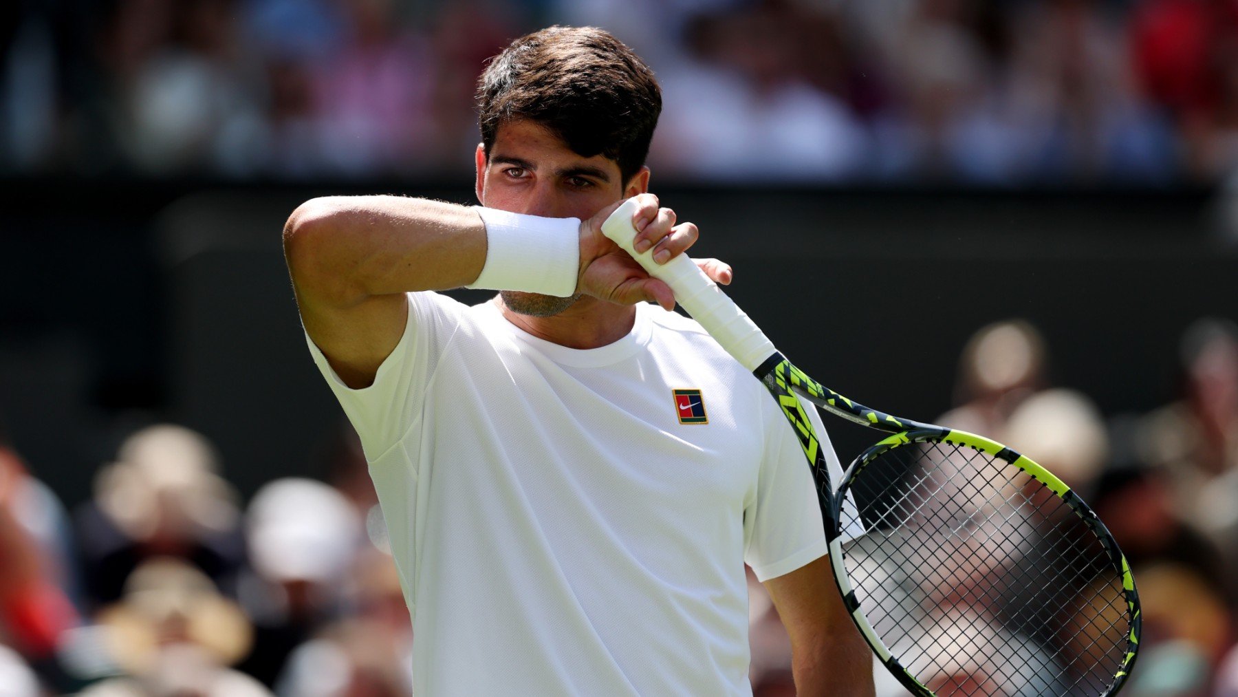 Alcaraz durante el partido contra Fognini en Wimbledon. (Getty)