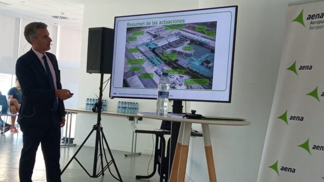 A los pasajeros de Son Sant Joan aún les quedan dos veranos de obras