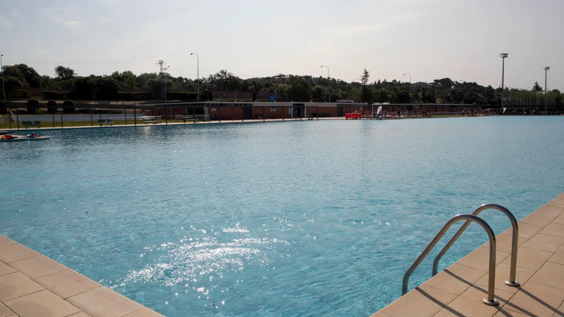 Una piscina de Madrid. Foto: EFE/ J.P. Gandul