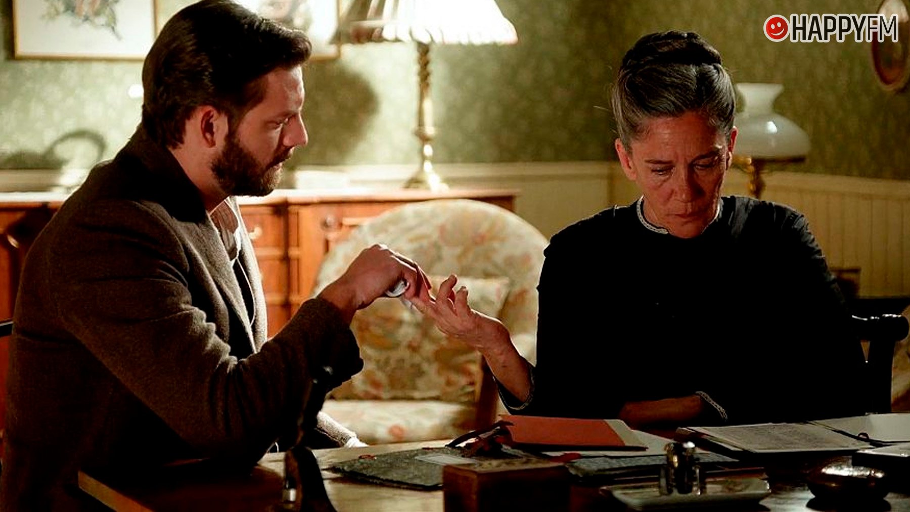 Samuel y Petra en La Promesa. (RTVE)