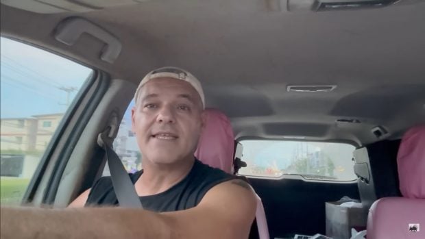 Frank Cuesta en uno de los vídeos de su canal de YouTube (YouTube).