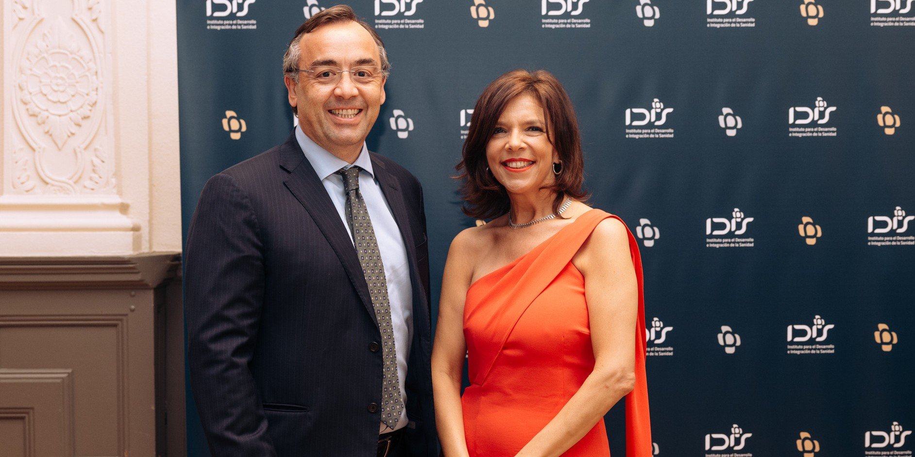 Carlos Fernández Catalán, Chief Executive Officer de   Grupo Vivo y Marta Villanueva, directora general de la Fundación IDIS