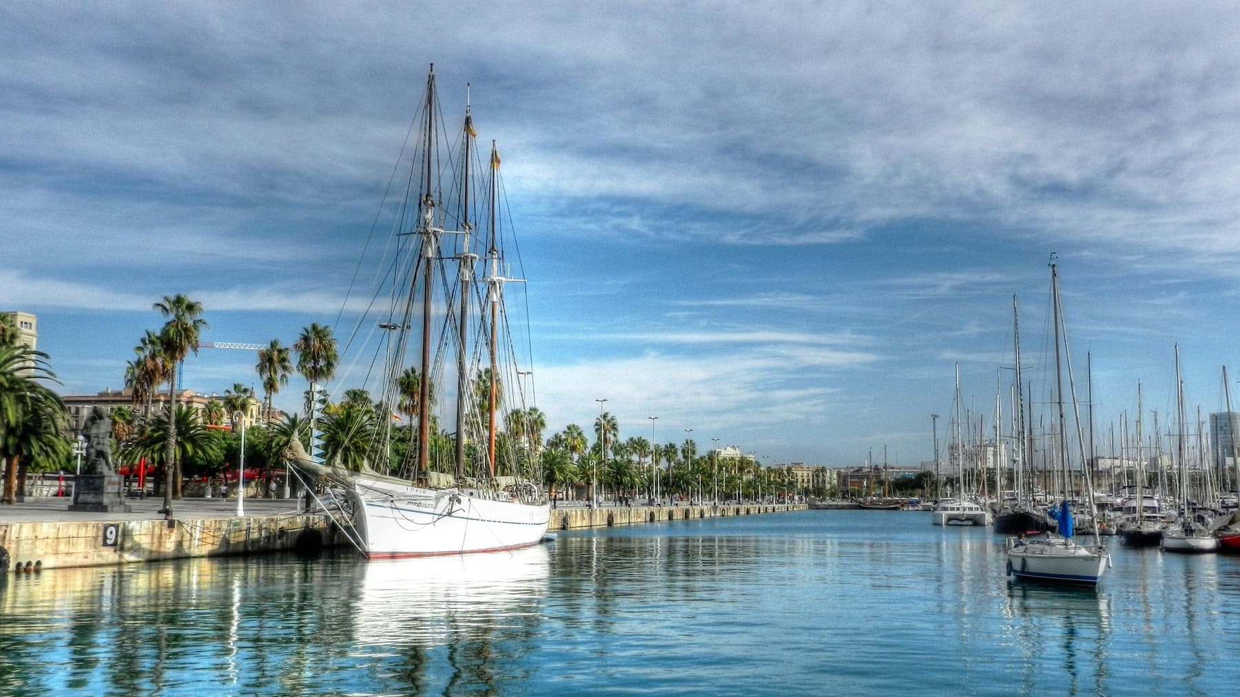 Barco en Barcelona.