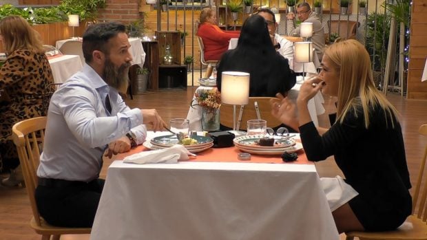 Rafa y Mónica en First Dates. (Mediaset)