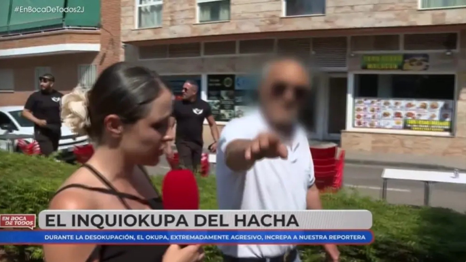 Una reportera de ‘En boca de todos’ se enfrenta a un okupa.