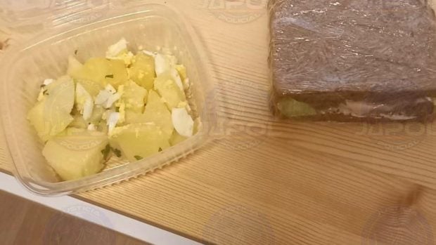 La comida en mal estado que denuncia Jupol.