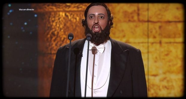 Ana Guerra imitando a Luciano Pavarotti en Tu cara me suena 12. (Atresmedia)
