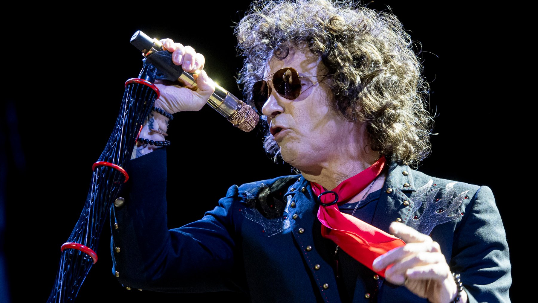 Enrique Bunbury en un concierto. (Foto: Gtres)