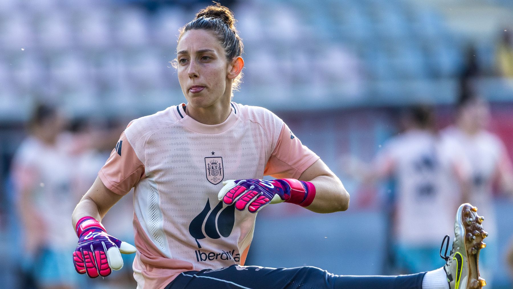 Adriana Nanclares, en el calentamiento de España. (Getty)