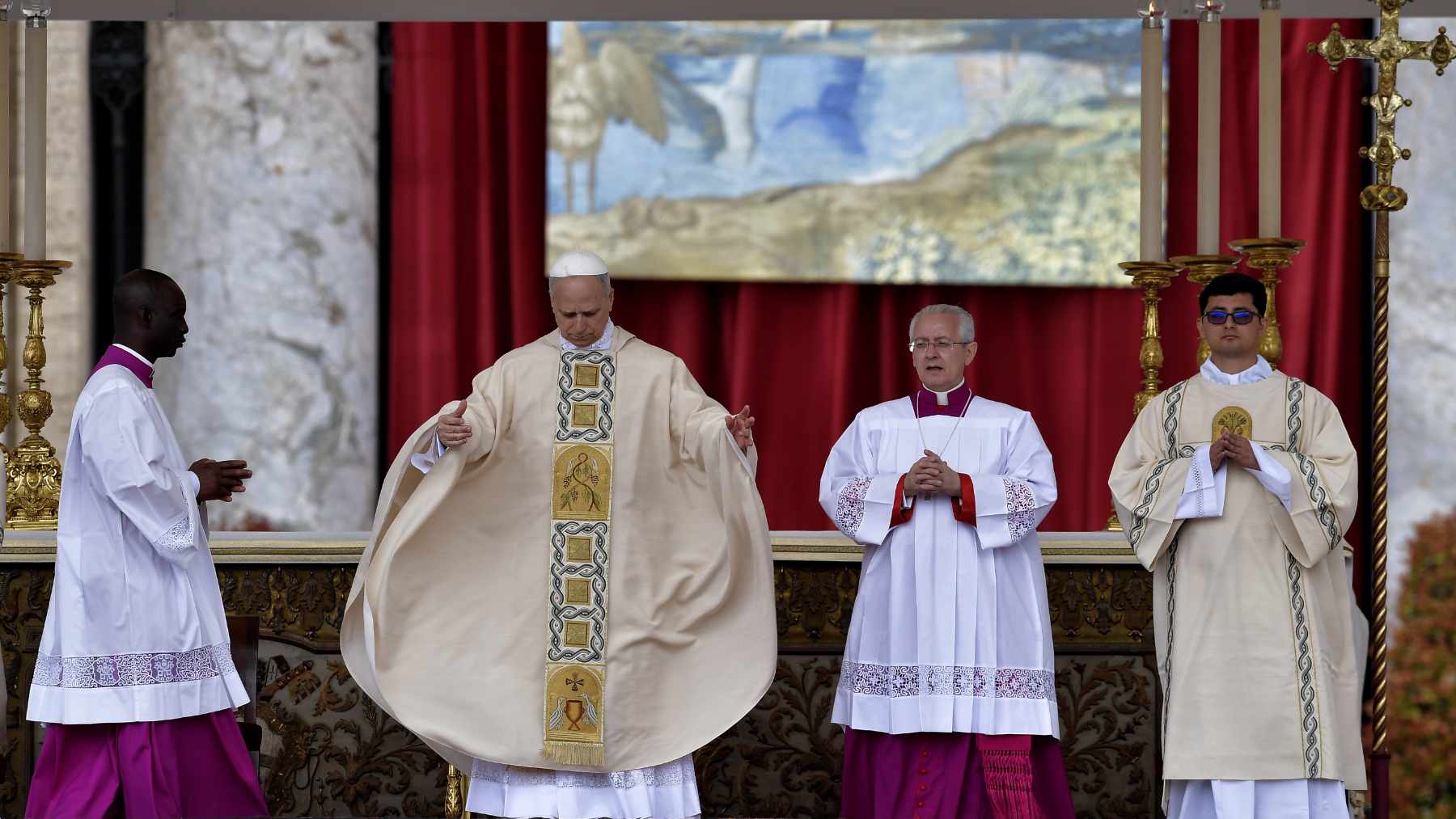 El Papa León XIV durante la misa de inicio de su Pontificado, en la plaza de San Pedro. (Foto: Stefano Spaziani / Europa Press).