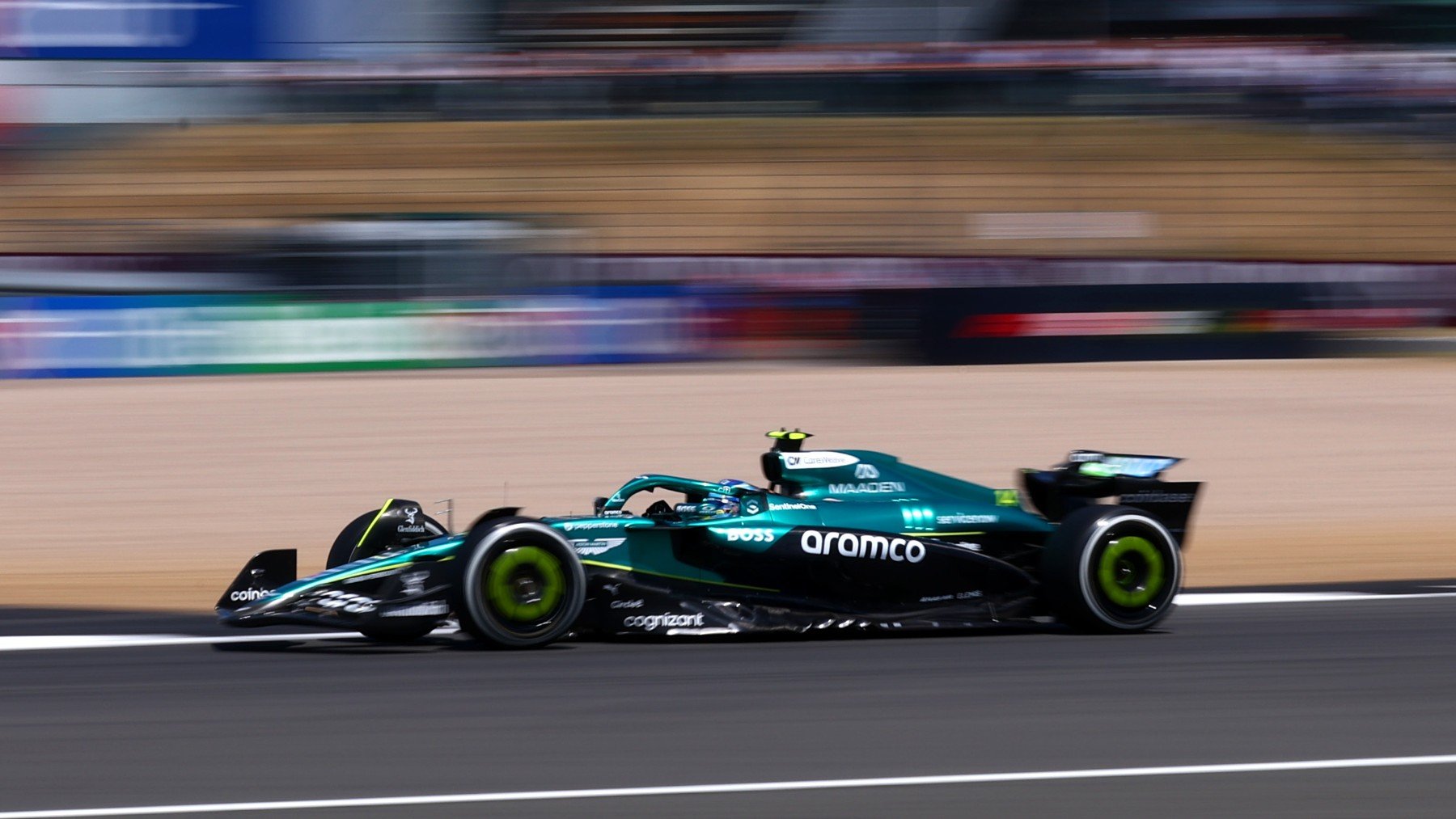 Fernando Alonso, rodando con el nuevo Aston Martin. (Getty)