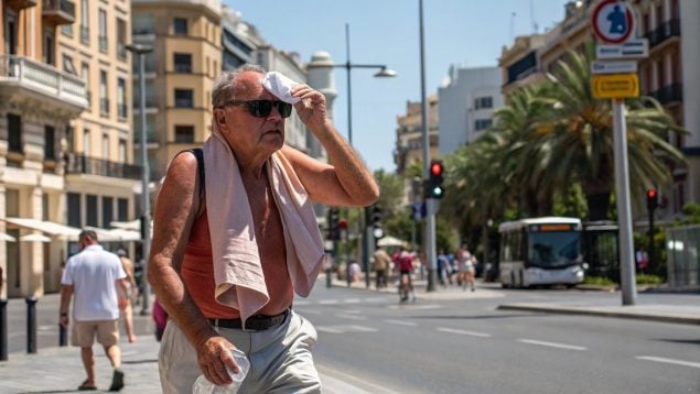 Hombre, calor, hombre mayor, golpe de calor