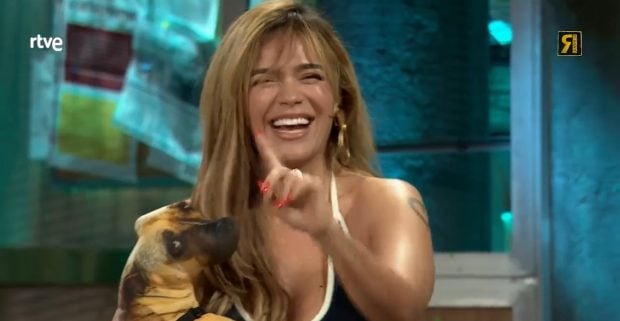 Karol G durante su entrevista en La Revuelta (RTVE).