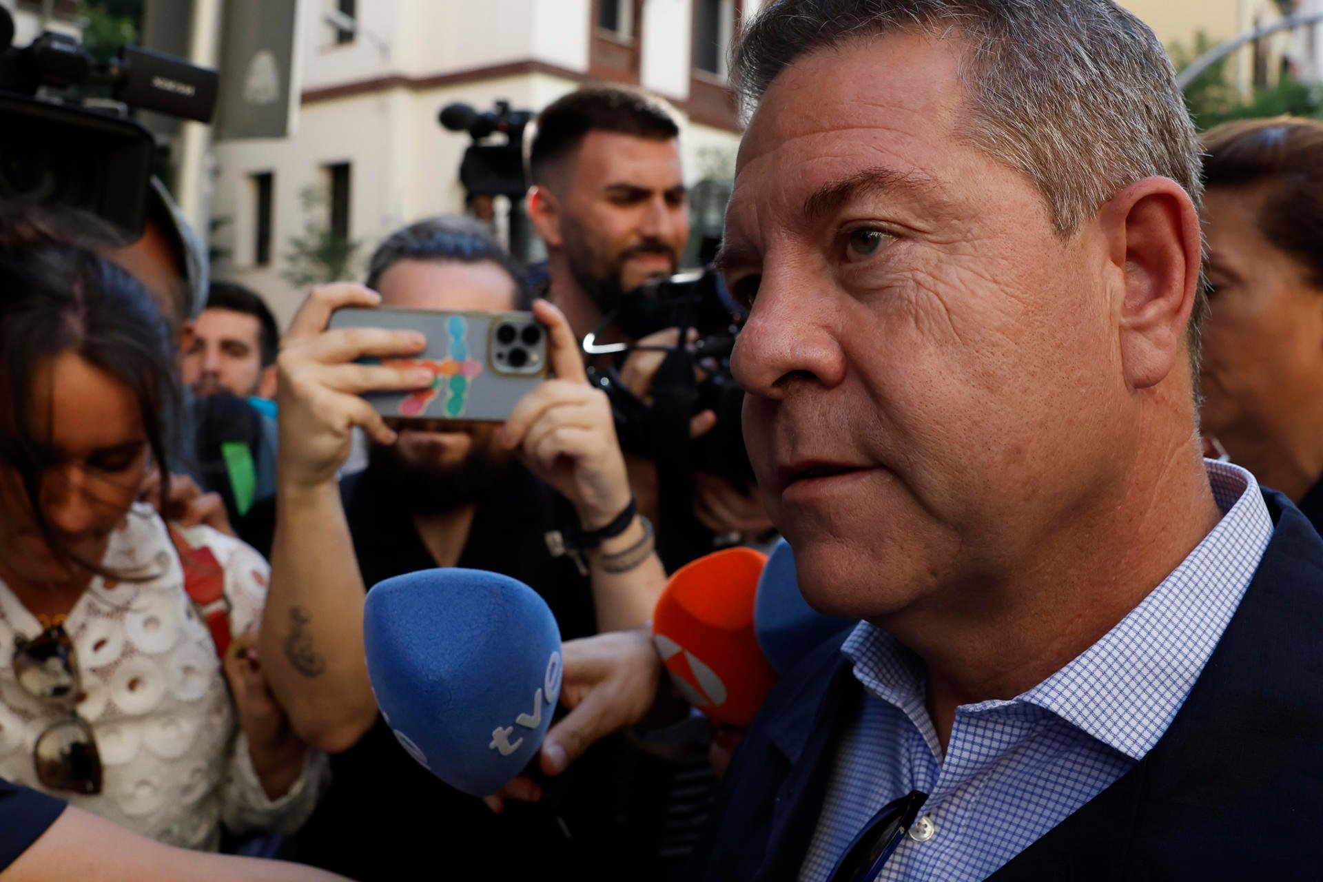 Page a su llegada a Ferraz. (EFE)