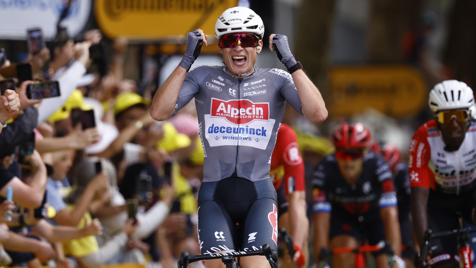 Jasper Philipsen celebra una victoria. (EP)