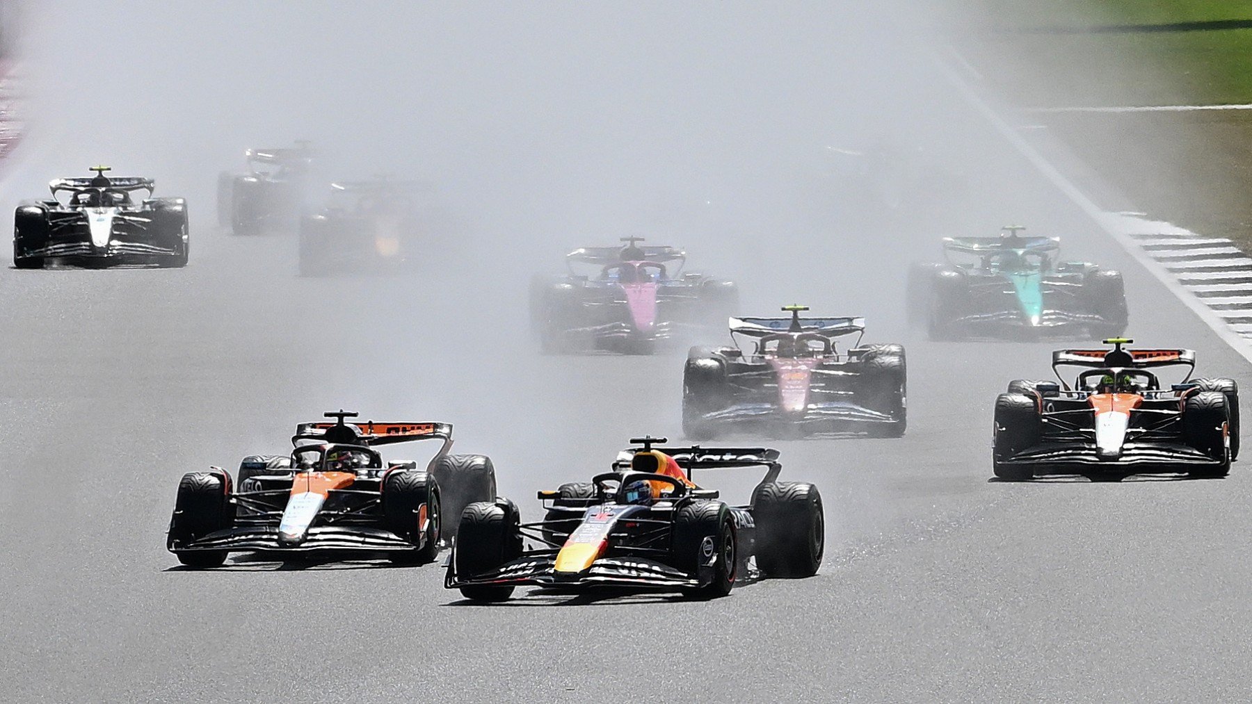 Imagen de la salida en agua del GP de Gran Bretaña de Fórmula 1. (Getty)