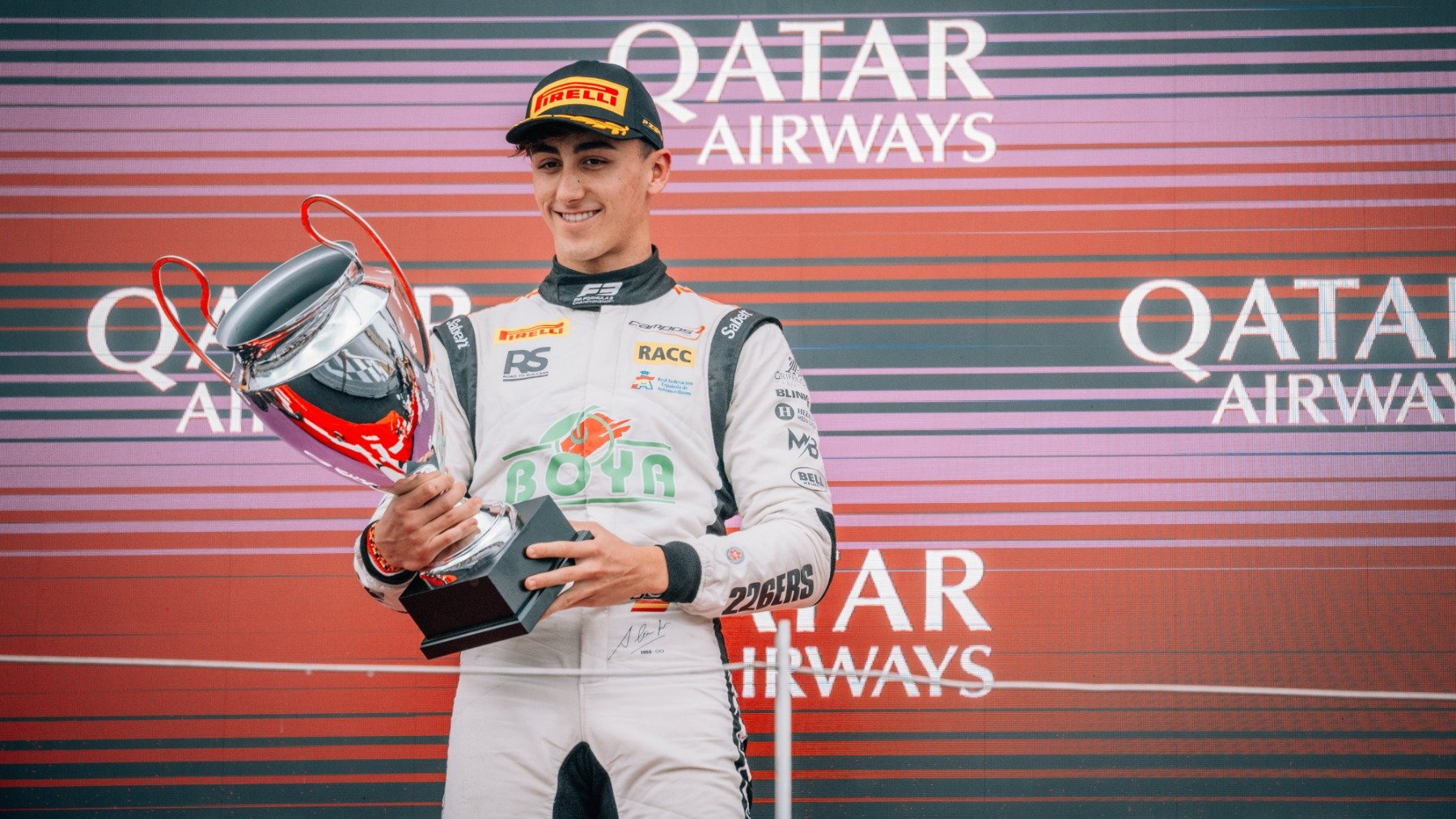 Aston Martin le cambia la cara a Mari Boya: victoria en Silverstone en una carrera suspendida por la lluvia