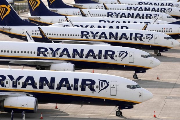 Ryanair, política medioambiental, santiago de compostela, vuelos, españa, aena