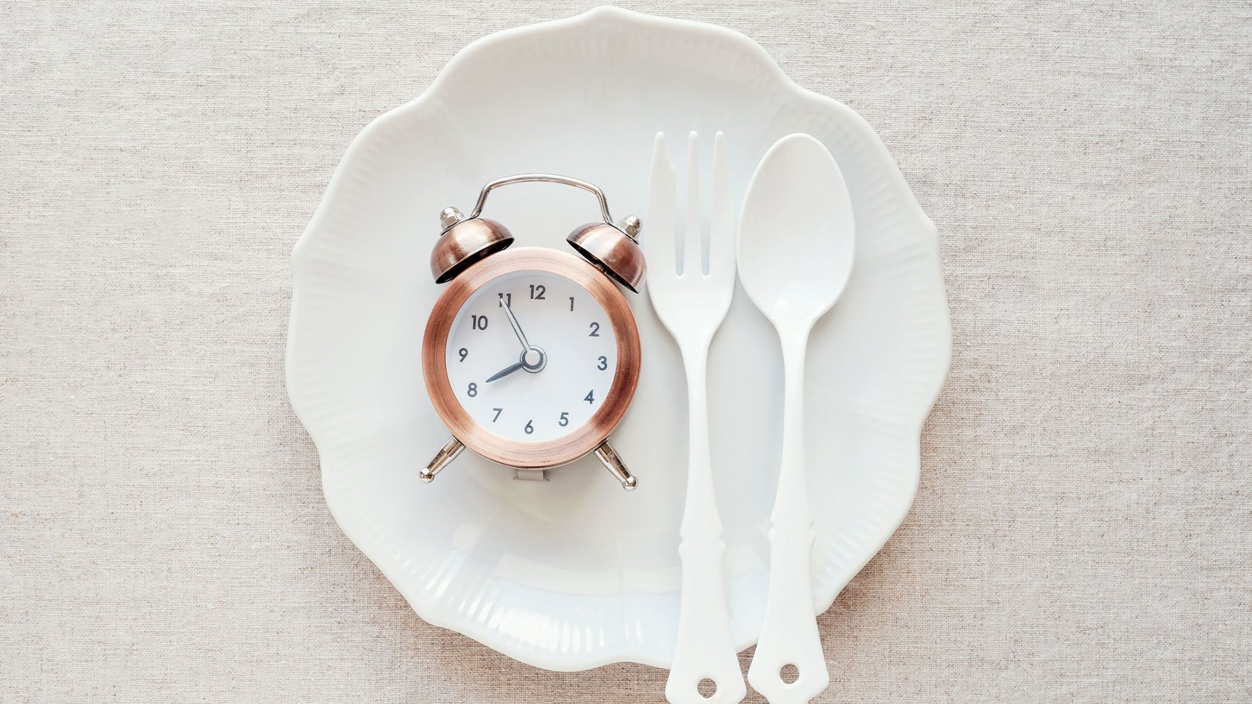 El ayuno intermitente consiste en estar durante varias horas sin comer.