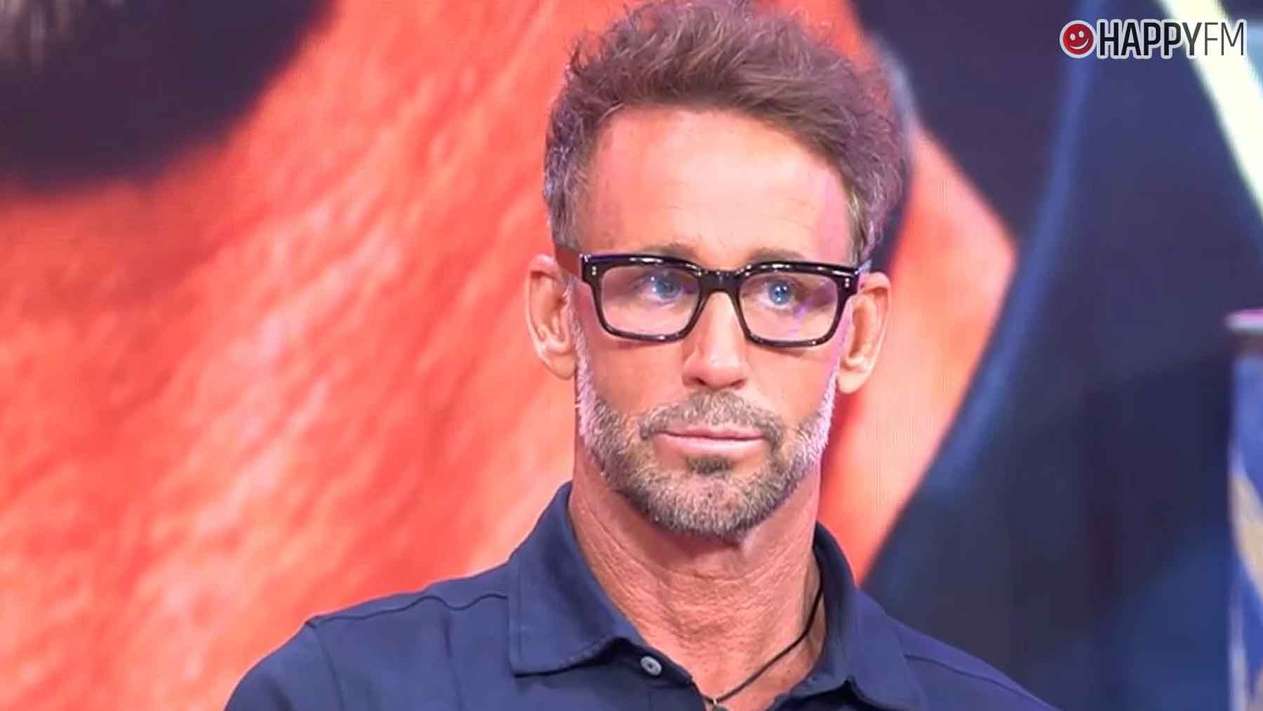 Álvaro Escassi en el plató de TardeAR (Mediaset).