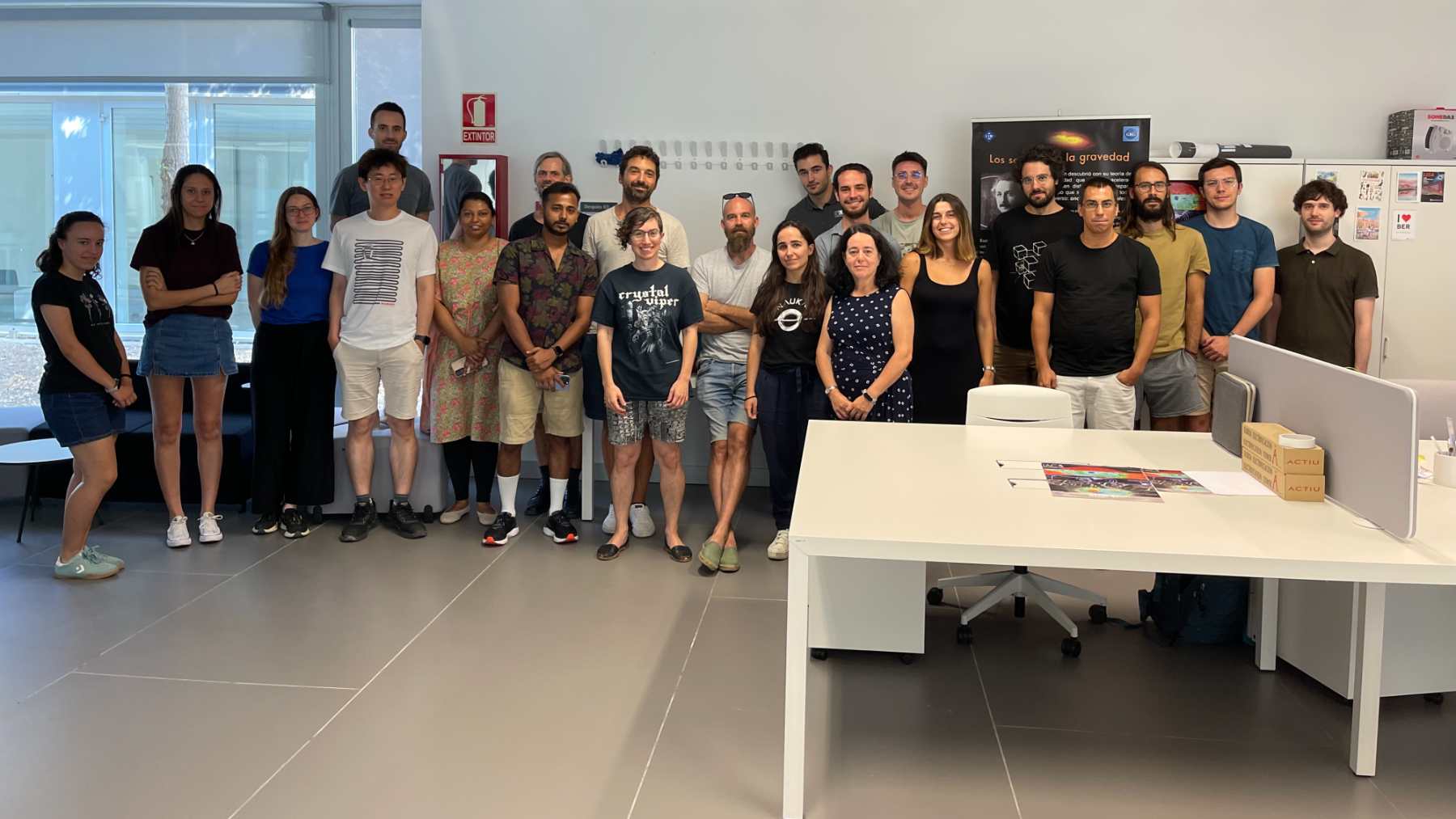 Alicia Sintes con parte de su equipo de investigadores.