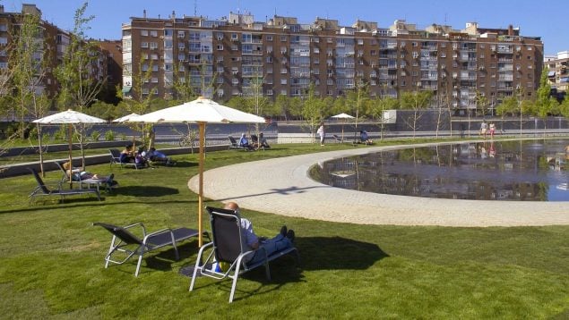 El mejor refugio climático en Madrid, refugios climáticos de Madrid, cuándo abre la playa de Madrid, Madrid Río en verano, cómo combatir el calor en Madrid, mejores planes para hacer en Madrid en julio.