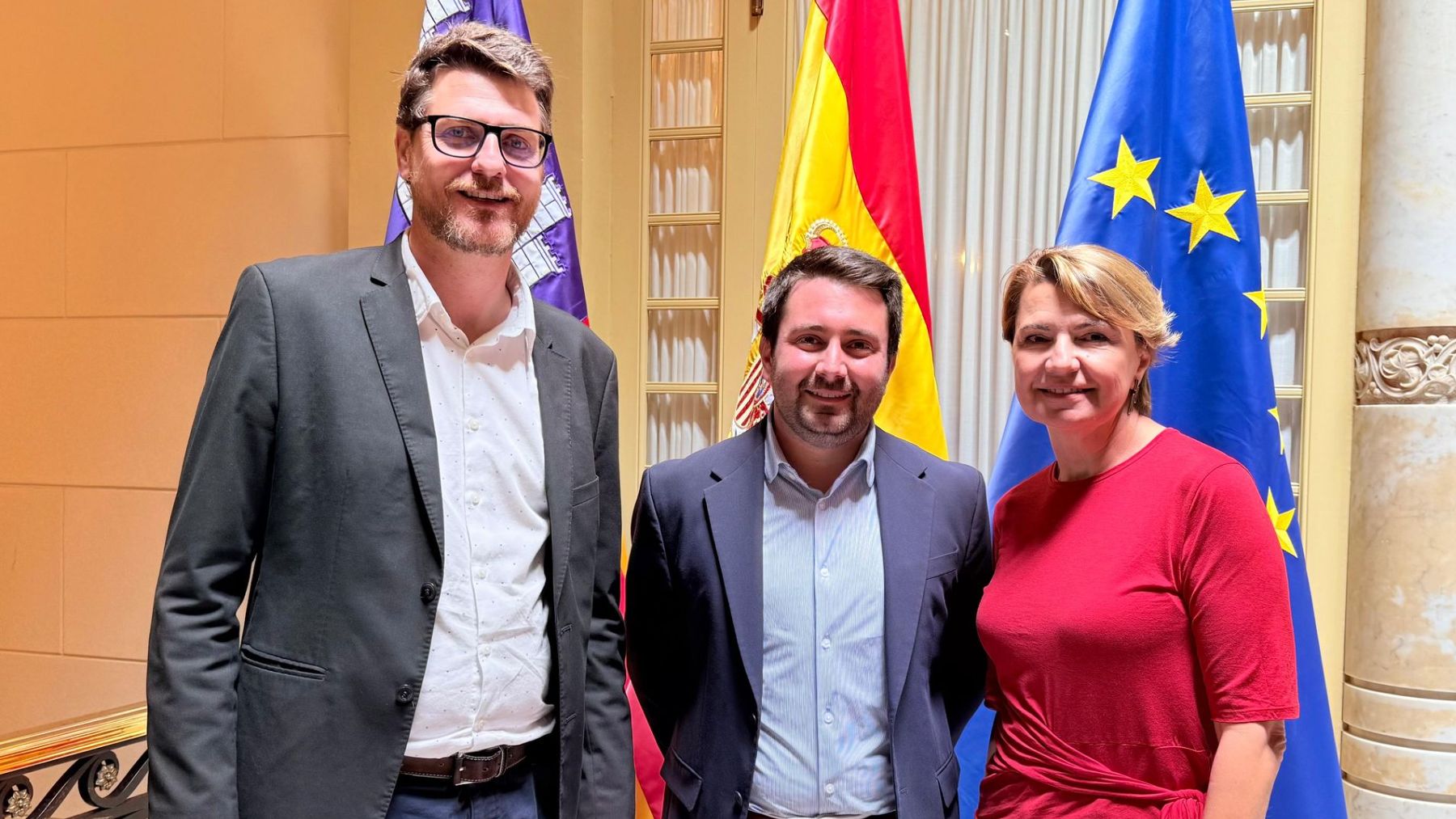 El alcalde de Alaró, Llorenç Perelló. (en medio de la foto)