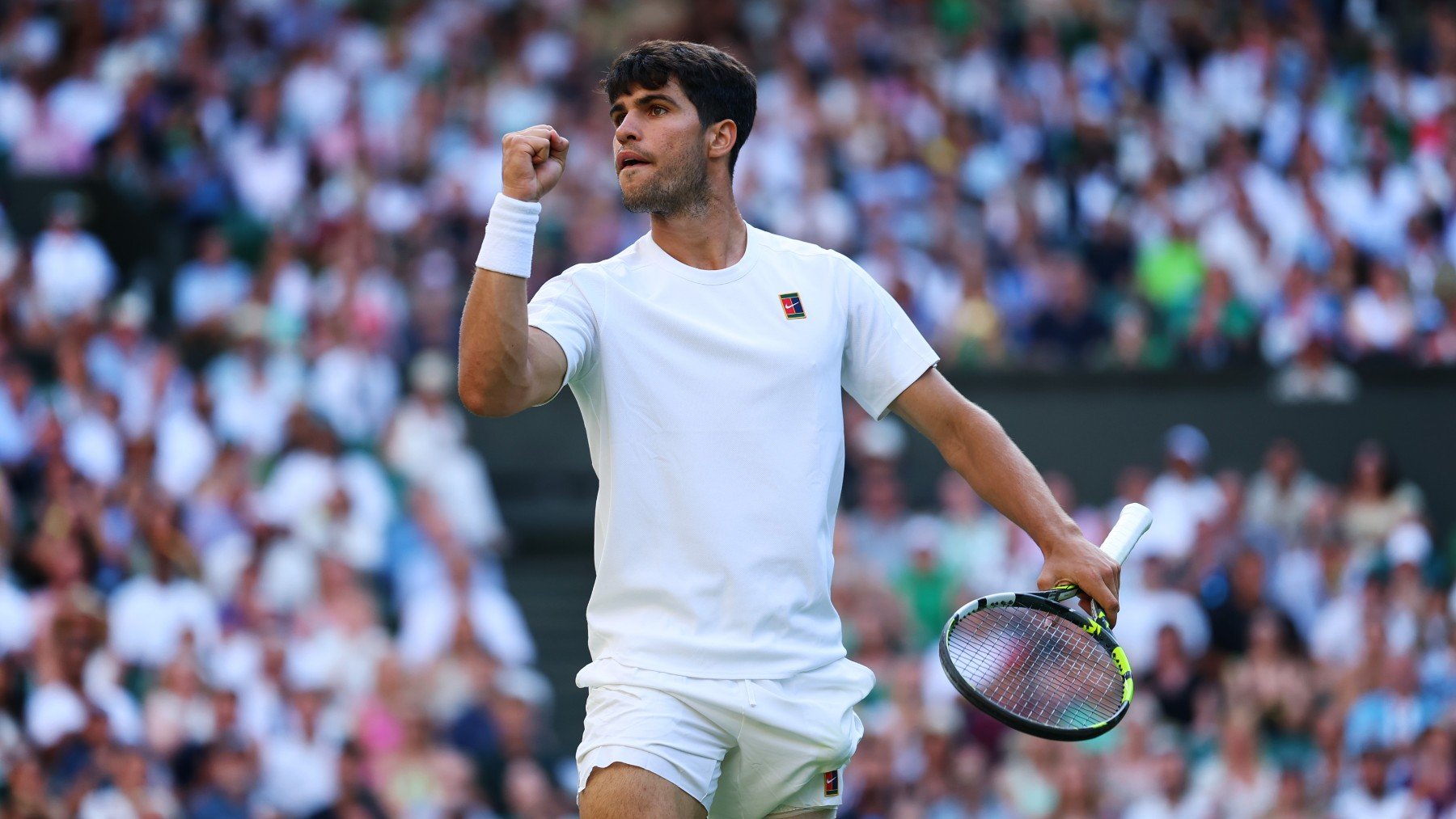 Alcaraz celebra una victoria en Wimbledon. (Getty)