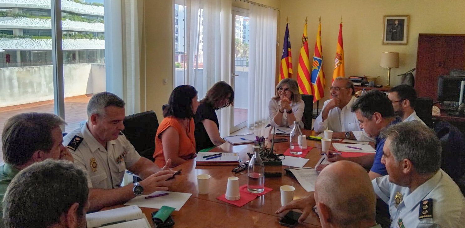 Pilar Cancela, reunida en Ibiza con el delegado del Gobierno y representantes de las Fuerzas y Cuerpos de Seguridad.