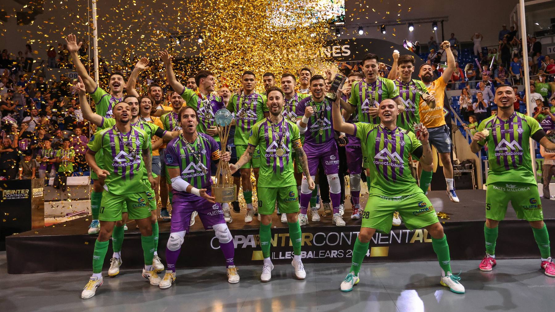 Celebración de la conquista de la segunda Copa Intercontinental (1)
