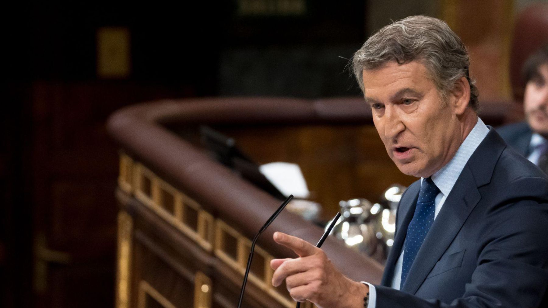 Feijóo acusa a Sánchez de «inducir» el violento boicot a la Vuelta y un «ridículo internacional»