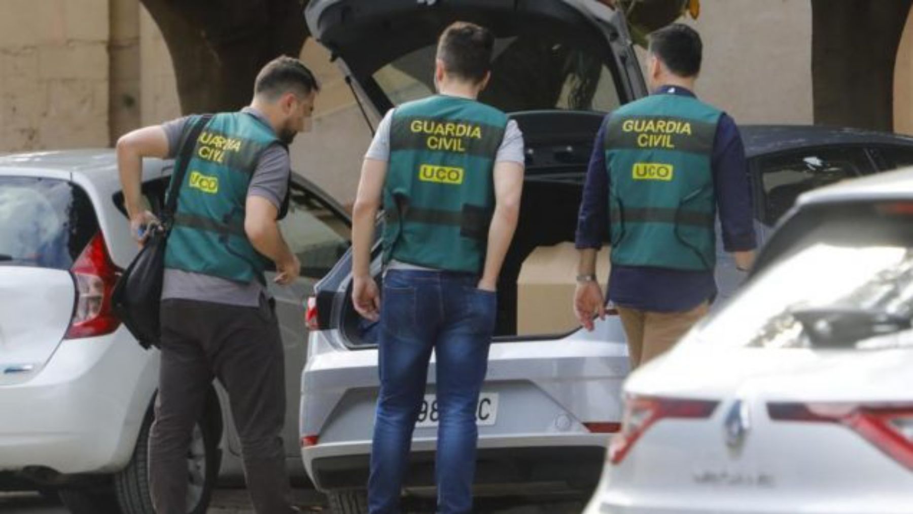 Agentes de la UCO.