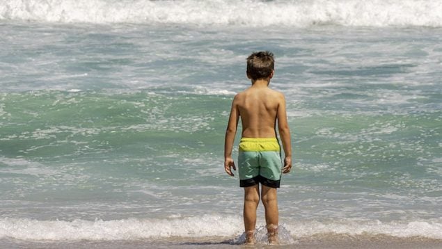 Niño, playa, ahogamiento, verano